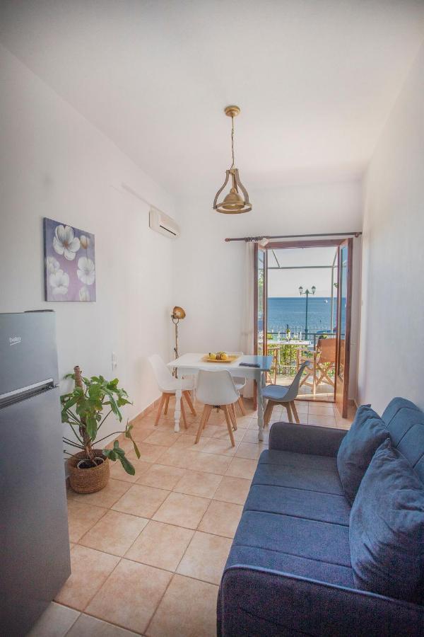 Notos Sea Front Apartment Glossa Eksteriør bilde